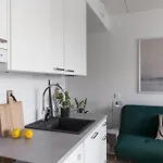 Modern By Finnoo Metro Apartment