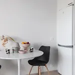 Modern By Finnoo Metro *